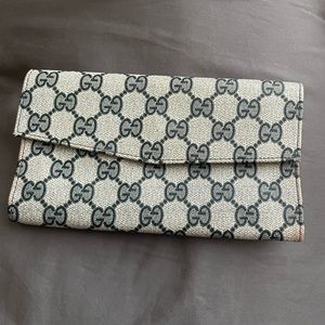 Gucci wallet